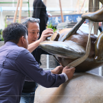 細(xì)膩的調(diào)整、溫柔地?fù)崦?，歷經(jīng)無數(shù)日夜灌溉的小飛熊，將給予「築願(yuàn)景」住戶們更多的溫暖與想像。