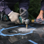 藝術(shù)家與師傅一來一往的定位確認(rèn)，給予藝術(shù)品安全、安心的落腳，也是最終呈現(xiàn)前的重要一環(huán)。