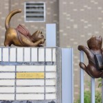 《上學(xué)趣》─莘莘學(xué)子在求學(xué)過程中，除了吸收新知外，與同儕彼此提攜、照應(yīng)、互助，也是一個(gè)學(xué)生時(shí)期歡樂的記憶。