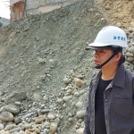 2021年春分之際，藝術(shù)家-王忠龍前往築願景基地尋找創(chuàng)作的原石。