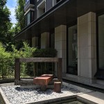 枕木連結(jié)長(zhǎng)者的古早記憶，童年玩意就地取材便足夠讓人心滿意足。