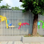 一起踏上這一座座充滿(mǎn)未知的奇幻山丘，一段冒險(xiǎn)旅程就要展開(kāi)，臺(tái)灣特有長(zhǎng)鬃山羊、藍(lán)腹鷴、梅花鹿…各種小動(dòng)物們，等著您一探究竟！(圖為成功國(guó)小後門(mén)右側(cè))