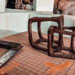 藝術(shù)品雛型如孩童般，在藝術(shù)家的拉拔、養(yǎng)育下，經(jīng)歷過成長、蛻變，一步一步將腦海中的藍圖實現(xiàn)成真。