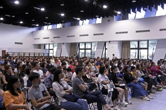 一天兩場的驗(yàn)屋說明會，感謝您的蒞臨。