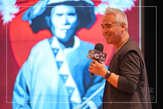 首位躍上國(guó)際藝壇，阿美族藝術(shù)家—花蓮玉里馬泰林部落 ＃優(yōu)席夫，定居於英國(guó)愛(ài)丁堡，於倫敦、紐約、柏林畫廊與各大藝術(shù)節(jié)皆可見(jiàn)他的作品，作品用色大膽、主題鮮明，充滿強(qiáng)烈的視覺(jué)張力，來(lái)自細(xì)緻的文化底蘊(yùn)。