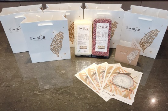 農(nóng)民講究，熱衷付出，即使一粒米也值得我們深深感惜；稻穗飽滿、穀粒實(shí)在，象徵著土地回饋農(nóng)民辛勞，最直接的心意。