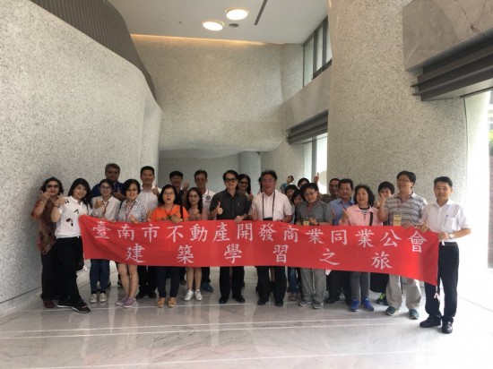 9/28教師節(jié)，不論你我，都以建築為師；我們都是同業(yè)，「同」為建築的基「業(yè)」。