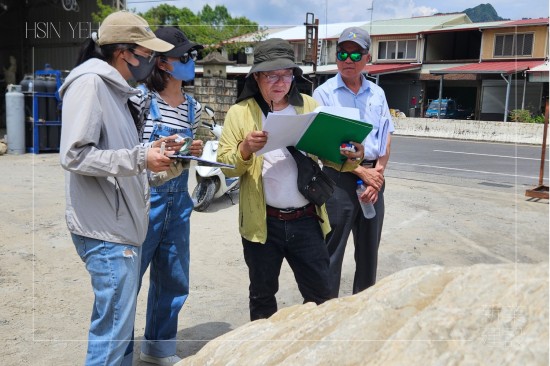 2024年盛夏由日本景觀設計師與新業(yè)團隊一同前往南投山區(qū)。(圖右一為新業(yè)建設-簡福榮總經(jīng)理、圖右二為日本景觀設計師-石村敏哉)