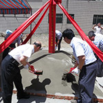 『新業(yè)雅致』謹(jǐn)訂於民國102年7月12日吉時舉行開工典禮。