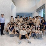 在「2020東海建築營」，帶領(lǐng)建築學(xué)子們看見「新業(yè)觀峰」的美學(xué)底蘊(yùn)，跳脫出建築模型與設(shè)計(jì)圖，親自走訪建築、自然、生活的微妙關(guān)係。