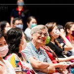 吳金黛以溫柔愜意的演說風(fēng)格，縷縷的閒適感，共度了溫暖人心的午後時(shí)光。