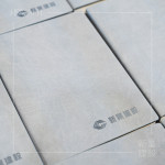 致贈(zèng)溫潤的米灰色新業(yè)手札為伴手禮，將聲音轉(zhuǎn)為文字紀(jì)錄，保留住心中被觸動(dòng)的那份情感。