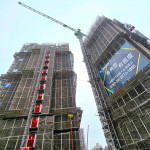 隨著時間的推進，新業(yè)大塊藏硯的高度逐步提升，塔吊高聳入雲(yún)，新業(yè)職人團隊持續(xù)的努力，期許能順利迎來交屋之期。