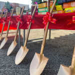 金銅色光輝的開(kāi)工鏟，將剷出心中築夢(mèng)成真的願(yuàn)景，期待往後的日子與建築共築美好。