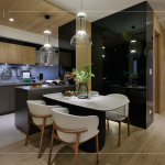 開放式的動線設計兼顧實用及美學，迎來舒適的視覺饗宴，打造屬於彼此的交心「食」刻！