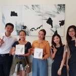 感謝插畫家邱馨怡接受新業(yè)的專訪！提在手上的伴手禮－「紅豆與香米」源於一畝田勃發(fā)的生命力，但我們敬天、愛地、惜人的心，始終不只有一畝而已。