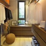 對(duì)生活喜歡井然有序的人來(lái)說(shuō)，更衣室就像管家一樣，上衣下著整齊排列在前，出門(mén)「欽點(diǎn)」時(shí)更加優(yōu)雅從容。