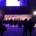 2019年10月20日週日清晨，天色尚未醒轉(zhuǎn)，臺(tái)中市政府前廣場早已熱鬧滾滾，打出的光，照耀著預(yù)備的跑者，更顯耀眼。