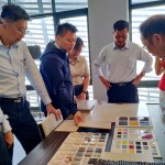 如何將美學(xué)真正實(shí)現(xiàn)在生活中？具備易清理、不易殘留油煙及污漬的人造石檯面與烤漆玻璃，在整體搭配上也需要同步想像，視覺效果的用色等。