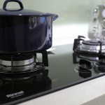 林內(nèi)Rinnai兩口式瓦斯?fàn)t，火候好控制，更加享受料理的時光，讓美味不打折扣。