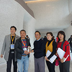 理事長致贈獎牌表達感謝之意