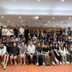 看見新世代面對建築懷抱著純粹之心，新業(yè)每年願盡一份心力助學子們穩(wěn)紮穩(wěn)打，築夢踏實。(圖第一排左七為新業(yè)建設(shè) 蕭智夫 建築師)