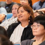 製作人以溫柔又閒適的語調(diào)分享故事，恣意地聆聽著這段奧妙旅程，儘管戶外下著大雨，演奏廳內(nèi)卻是滿滿的感動(dòng)與溫暖。