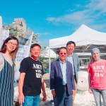 藝術(shù)家現(xiàn)場(chǎng)創(chuàng)作中?？粗髌吩谒囆g(shù)家巧手下逐漸成形，就像萬(wàn)丈高樓平地起，雖有辛勞，但相信成就感終究會(huì)超越一切！