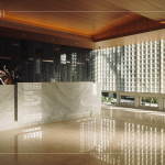 公設(shè)空間以「光盒子」為概念設(shè)計(jì)，利用數(shù)個(gè)玻璃磚貫穿整個(gè)空間，使光影隨著日光恣意變化。