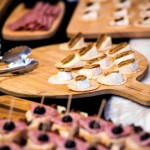 將乳酪佐以無花果乾，一口咬下更襯托出無花果的香甜，豐富味覺體驗。