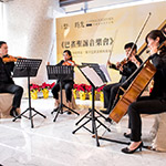 音符的抑揚(yáng)頓挫，溫柔的感染力，深深療癒著現(xiàn)場聽眾。