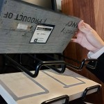 地磚、牆面及檯面的材質(zhì)藏著許多學(xué)問(wèn)在其中，職人團(tuán)隊(duì)需對(duì)每個(gè)材料的特性瞭若指掌，才能選出最適合的材質(zhì)、打造出最舒適的居家空間。