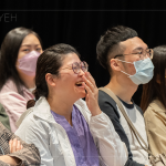 猶如實(shí)景般地呈現(xiàn)，生動(dòng)的故事背景，每張照片的真情流露，都繫起了你我之間的連結(jié)。