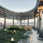 屋頂以獨(dú)特環(huán)樑包板的圓弧造型呈現(xiàn)，在夜晚的燈光計(jì)畫(huà)下，為臺(tái)中東區(qū)城市天際線帶來(lái)一大亮點(diǎn)。