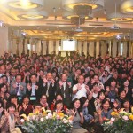 張老師公益基金會(huì)成立已屆50年，這一路走來(lái)並不容易，倚靠的是無(wú)比的耐心與愛(ài)，所有張老師們紛紛比出五與零，表示這一路走來(lái)的豐碩成果。