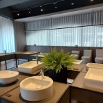 形形色色的典雅款式，透過水柱的流動，從洗手、洗臉又不輕意濺濕石材檯面，開啟美好的一天。