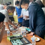 新業(yè)職人相信，廚具板材的細節(jié)也是決定最佳體驗的條件。在專業(yè)眼光的審視下，除了材質(zhì)優(yōu)劣判斷，更需要統(tǒng)整美感趨勢，平衡美觀與實用性。