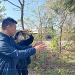 「每棵樹都有其姿態(tài)風(fēng)采，有的筆直挺立端莊大方，也有不規(guī)則生長(zhǎng)卻帶有一股慵懶氣息，主觀的美感加上客觀的分析，就可以選到適合生長(zhǎng)的樹」吳志輝建築師(左一)娓娓說(shuō)道。