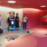 「會(huì)呼吸」的無毒遊戲空間，從地面至天花板的健康綠建材選用，採(cǎi)用珪藻土、亞麻仁油作為塗料，天然、無毒又抗菌，為家長(zhǎng)與寶貝們的健康進(jìn)一步把關(guān)。