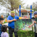 一張張筏子溪生態(tài)實景圖，透過荒野保護協(xié)會生動的解說，讓家長和小朋友對生物有更進一步的認識，也見識到生態(tài)系統(tǒng)中的食物鏈。