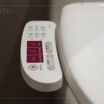 配有智慧馬桶，在寒冷的天氣有座溫調(diào)節(jié)舒適，守護家人嬌嫩的肌膚。