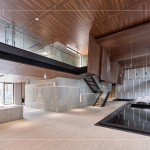 景匯大廳，疊砌幾何石牆，留下極致工藝，一隅築砌水境，浮生小憩，回歸簡(jiǎn)單美好，自在安好。