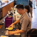 為每位住戶(hù)準(zhǔn)備香甜可口的爆米花與清涼飲品，不只擁有視覺(jué)與聽(tīng)覺(jué)享受，也同時(shí)滿(mǎn)足味蕾。