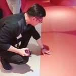 為孩子們打造一座健康無毒的遊戲室！嚴(yán)選健康綠建材的亞麻仁油地板，無毒且可生物分解，在遊戲室裡的大人小孩都舒適健康。