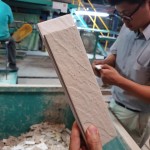 磁磚經(jīng)過窯爐燒製，可看出試煉前後差異。前一片是經(jīng)過燒窯的磁磚，與後方未經(jīng)窯爐燒製的磁磚相比，明顯變得精實，表面色澤紋路更清晰，最重要的，是其堅韌度變得更高，作為建材使用更安心。