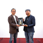 新業(yè)客製化HYDY保溫壺，分享給今天的講師，將這份心意恆溫待續(xù)，如同新業(yè)一如往常的陪伴。