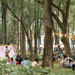 市集裡，樂曲輕揚，舒緩五感，為日常多一點儀式感，細(xì)細(xì)品味。