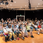 QA問答環(huán)節(jié)中，家族好友們各個(gè)躍躍欲試，迫不及待的想與講師分享活動(dòng)後的感想與心得。