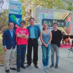 新業(yè)建設(shè)卓勝隆董事長(zhǎng)(左一)與西班牙雕塑家Nando Alvarez (左二)、新業(yè)建設(shè)蕭智夫建築師(中間)、保加利亞雕塑家Liliya Pobornikova (右二)及東海建築系邱浩修系主任(右一)一同在東海國(guó)際公共藝術(shù)創(chuàng)作營(yíng)共襄盛舉。(照片攝於2018/12/07東海大學(xué))