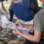 記下我們這一次的行動(dòng)記錄表，經(jīng)由這一次的『綠色行動(dòng)』，我們撿起了7.6公斤的可回收垃圾，與24.3公斤的不可回收垃圾。